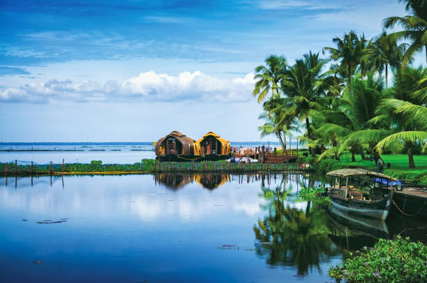 Kerala Tour Package – 5 Nights & 6 Days Backwaters, Hills & Heritage